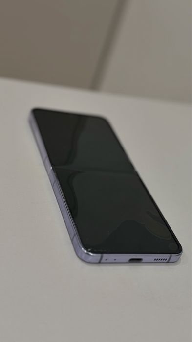 Смартфон Samsung Flip 3 128 лаванда