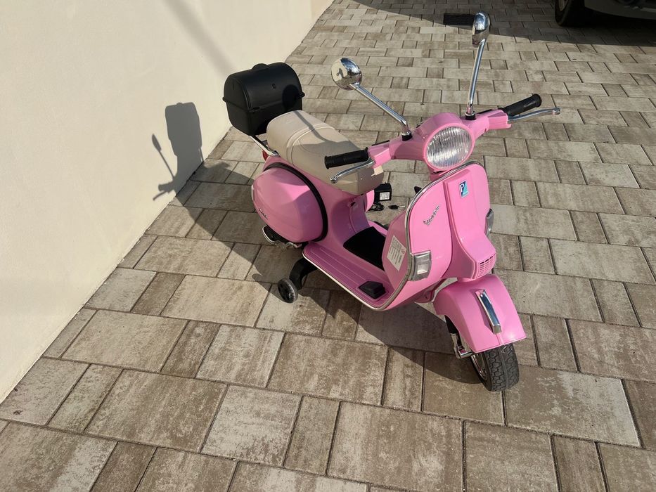 Scuter electric pentru copii Piaggio PX150, 70W, 12V, roz.