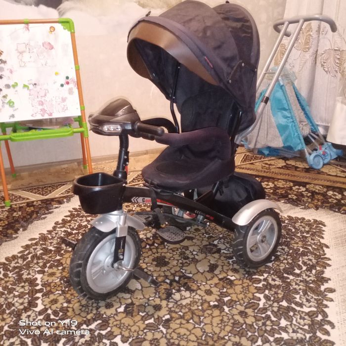 Детский велосипед с управлением