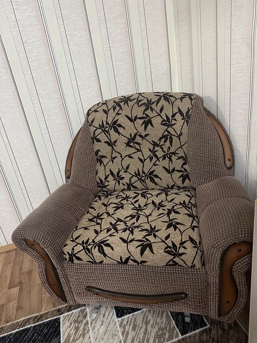 Продам диван тройку