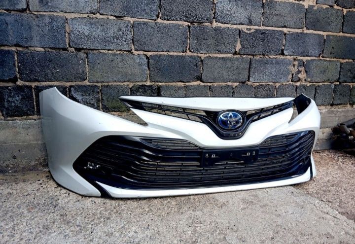 Передний бампер Toyota Camry 70