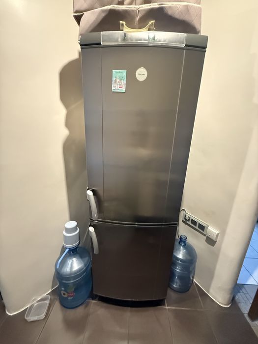 Холодильник Electrolux