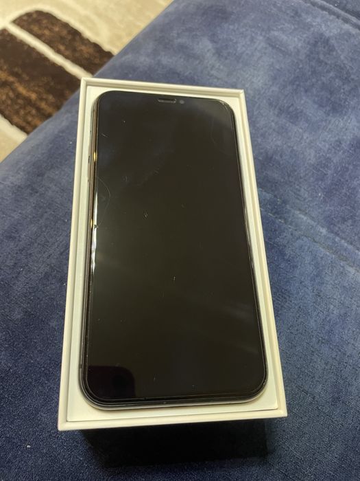 Продам Iphone 11 black 64gb