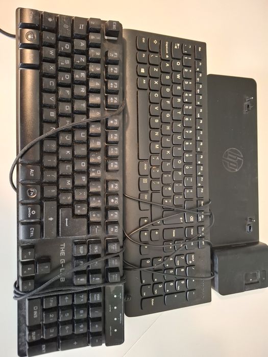 Употребявани клавиатури 2 бр и конзола за компютър НР