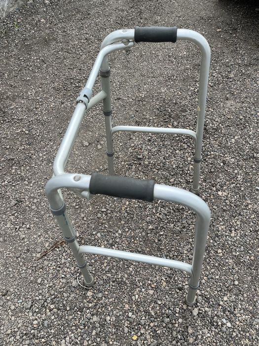 Инвалидные ходунки