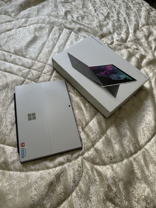 Продам Microsoft Surface Pro 6