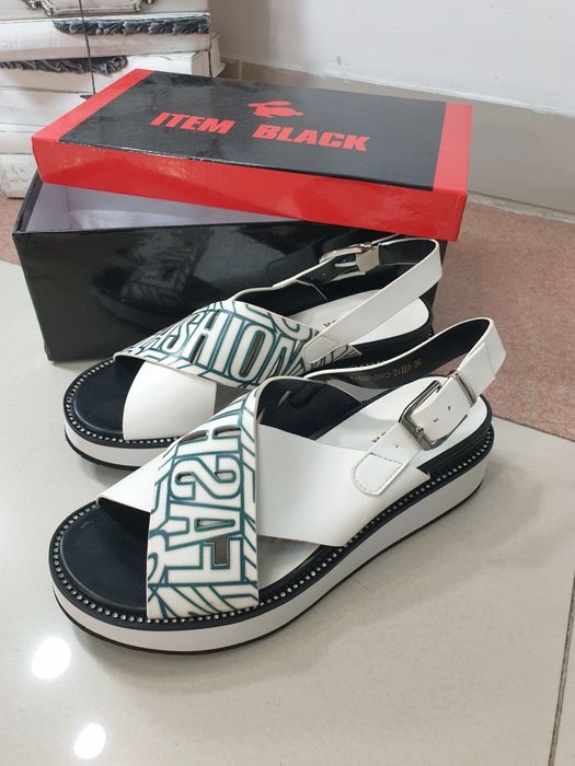 Продаю босоножки женские на танкетке, размер 35-36