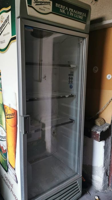 Vitrina frigorifica, frigider bere
