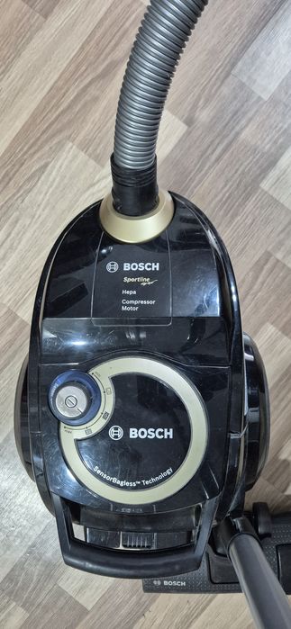 Бытовая техника: б/у пылесос и утюг