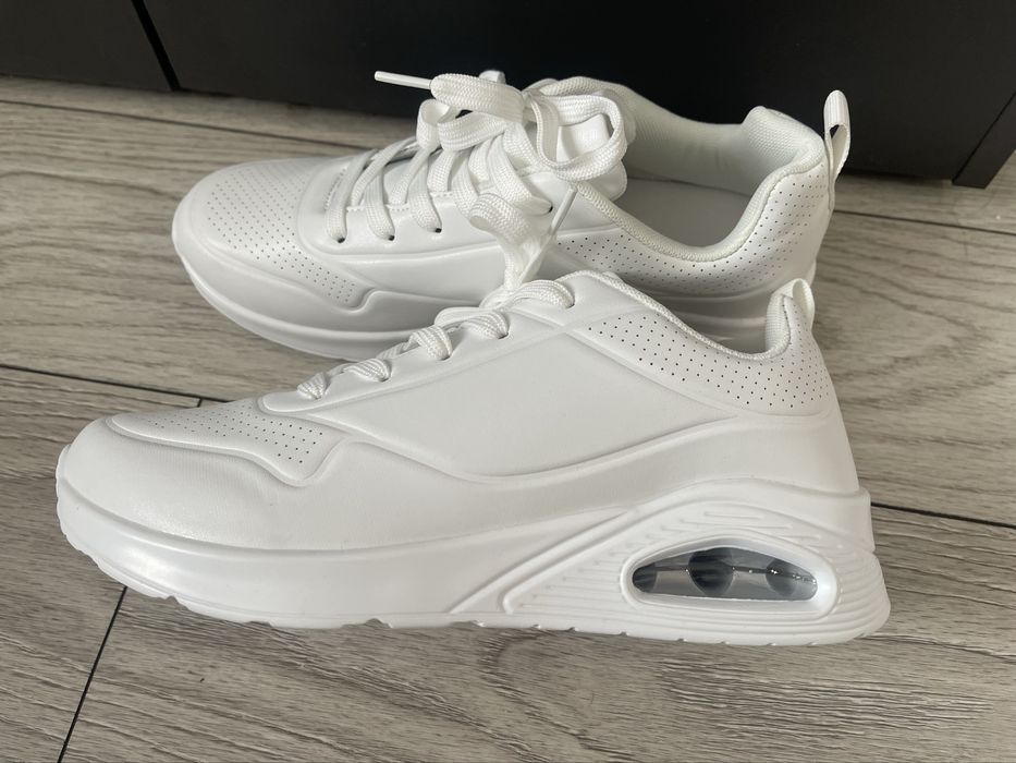 Нови кожени маратонки