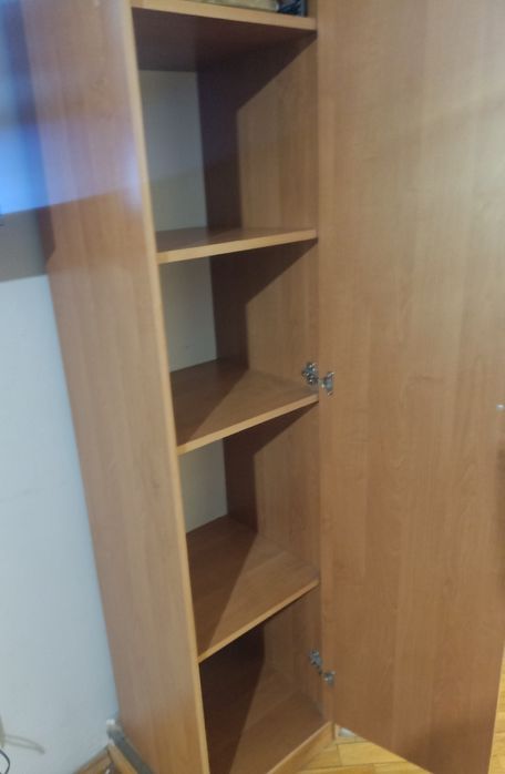 Продам шкаф пенал