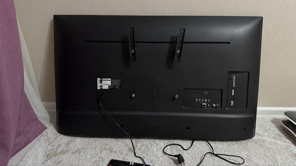 Телевизор LG Smart tv 109 см