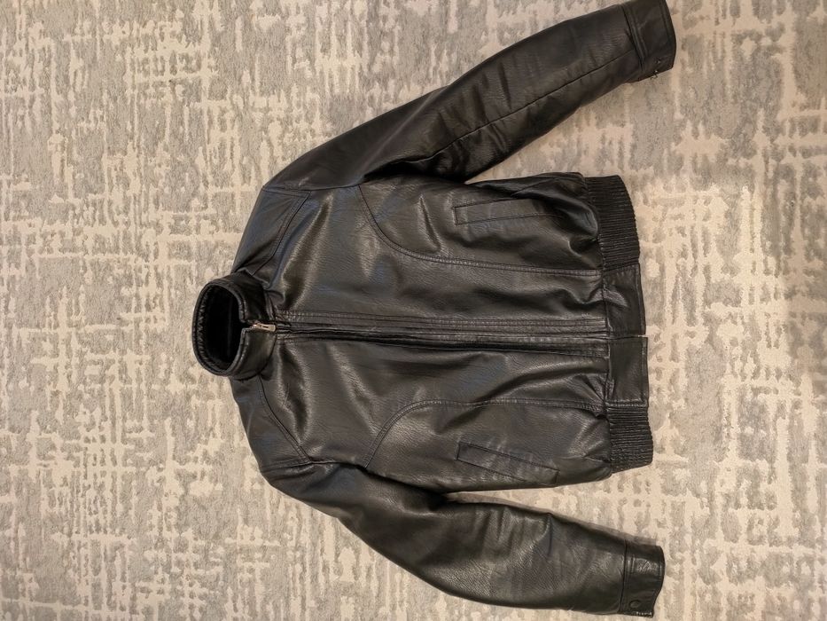 Продам кожаный куртка