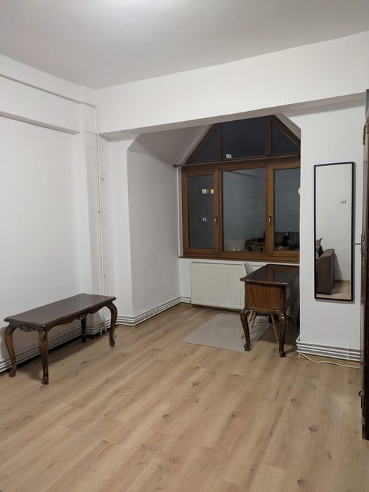Apartament cu o camera de inchiriat pe Bvd 21 Decembrie