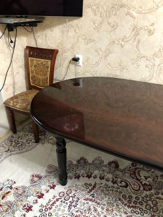 Продам стол и стулья