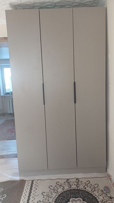 Продам шкаф плательный