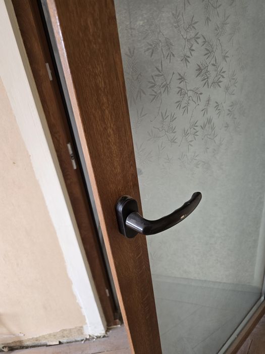 Vând ușă termopan de baie