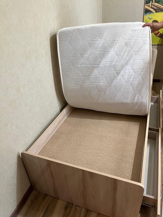 Кровать подростковая