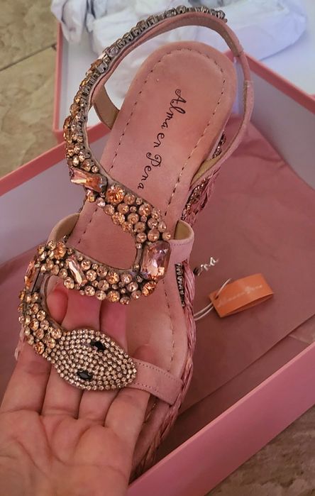 Сандали Alma en Pena в цвят сьомга от естествен велур