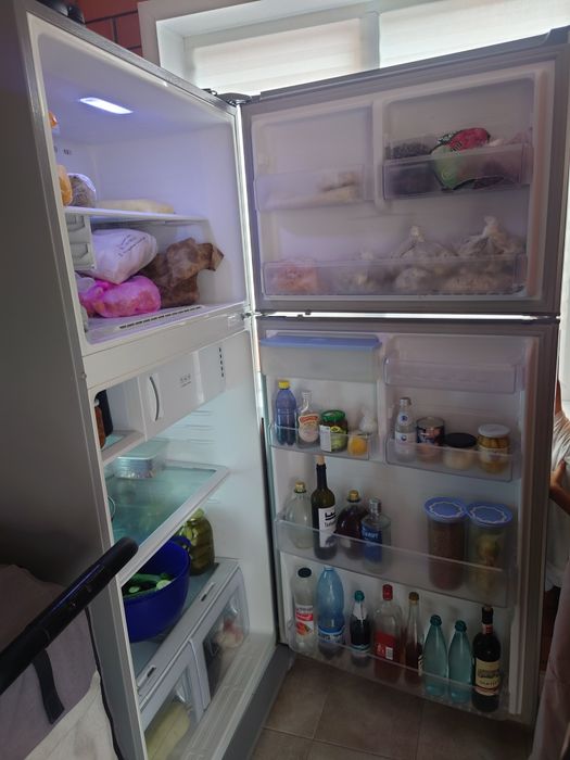 Холодильник большой