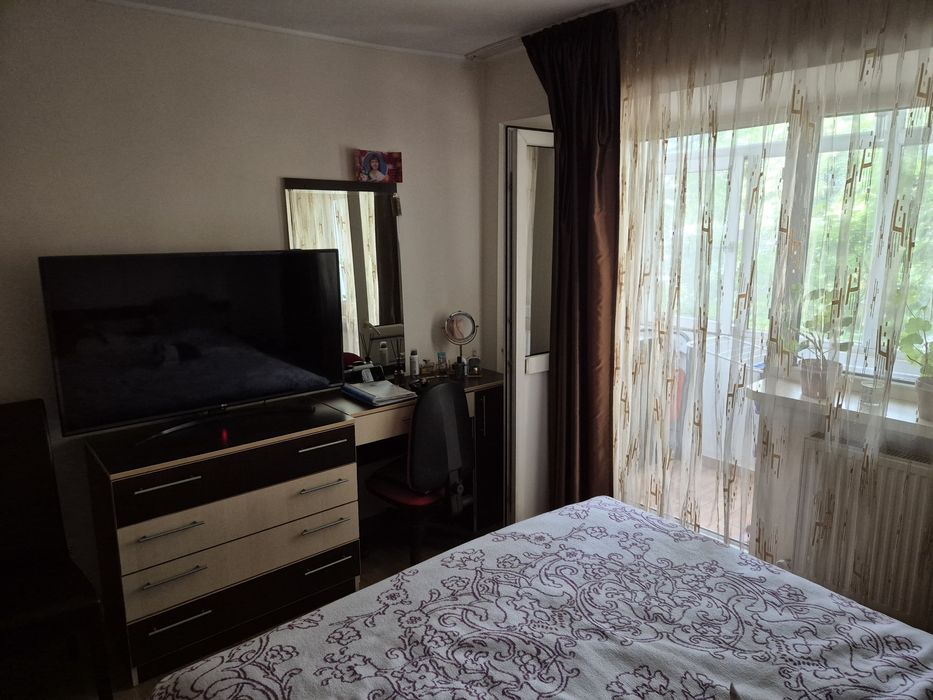 Vand apartament 3 camere