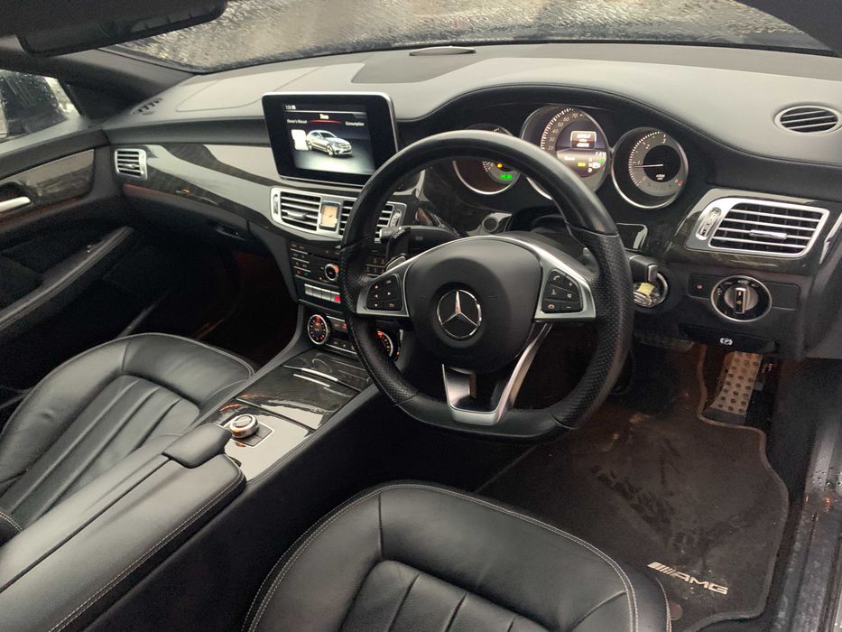 dezmembrez CLS 250d W218/bara fata CLS/bara spate CLS/far CLS