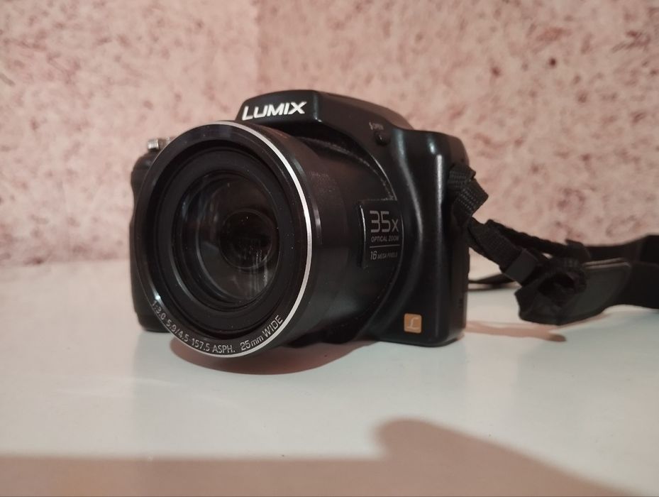 Fotoapparat sotiladi narxi 3million holati idial yangi