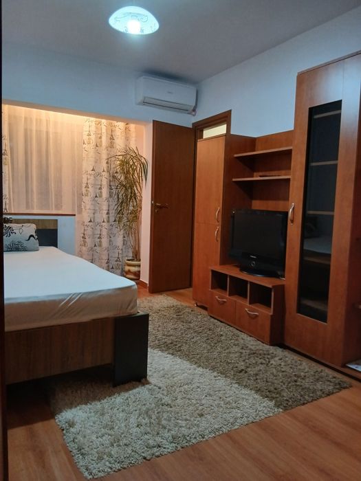 Proprietar închiriez garsoniera confort 1   300 euro