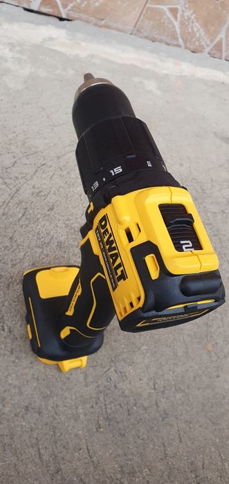 Corp masina  de găurit și înșurubat  dewalt