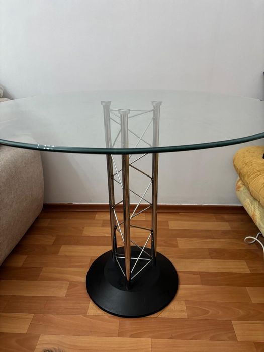 Столик стеклянный прочный