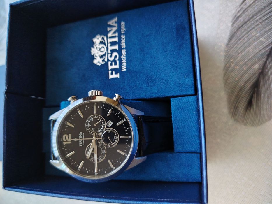 часовник Festina