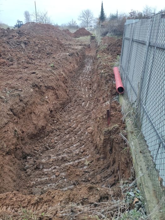 Услуги с трактор , багер и самосвал.