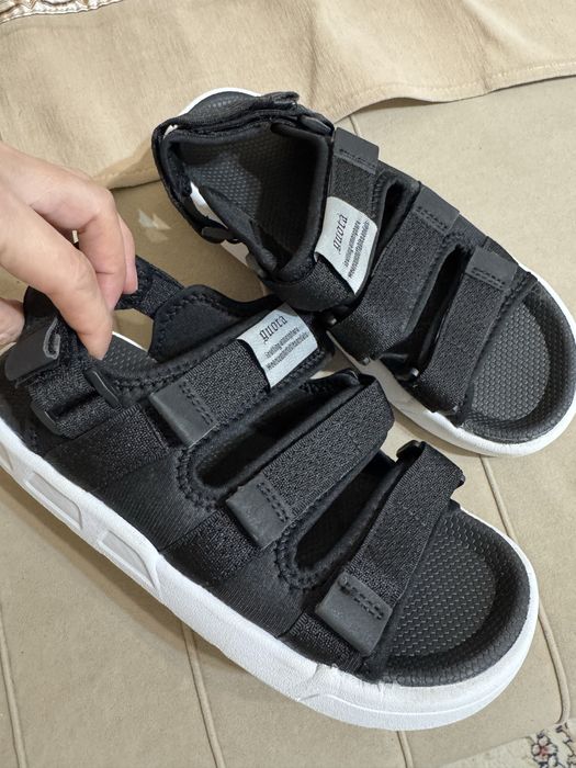 Продам сандали для мальчика