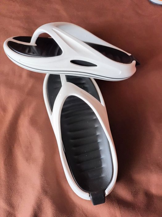 Papuci de plaja , talpa foarte ușoare,  nr . 42 și nr 43