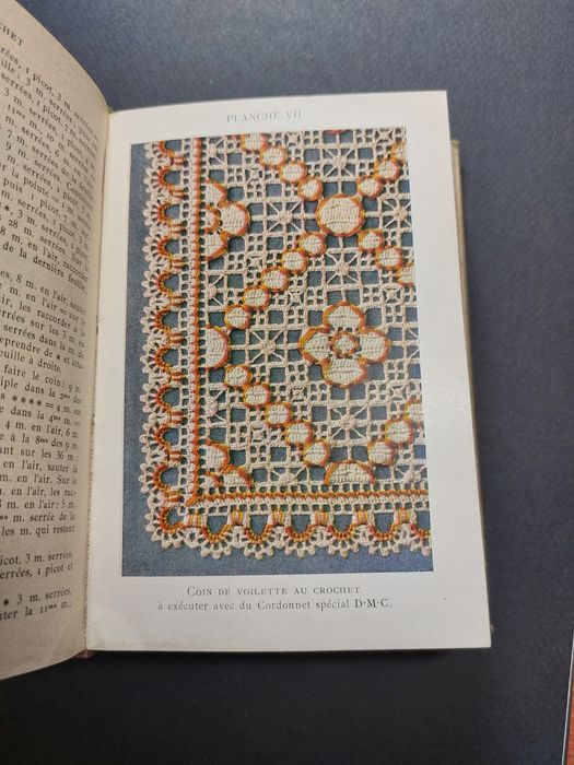 Carte veche enciclopedie de broderii și crosetat