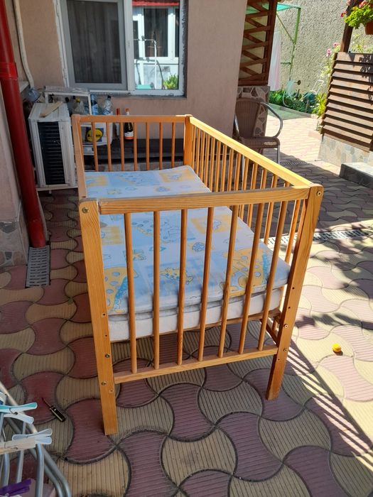 Vand Pătuț de copii