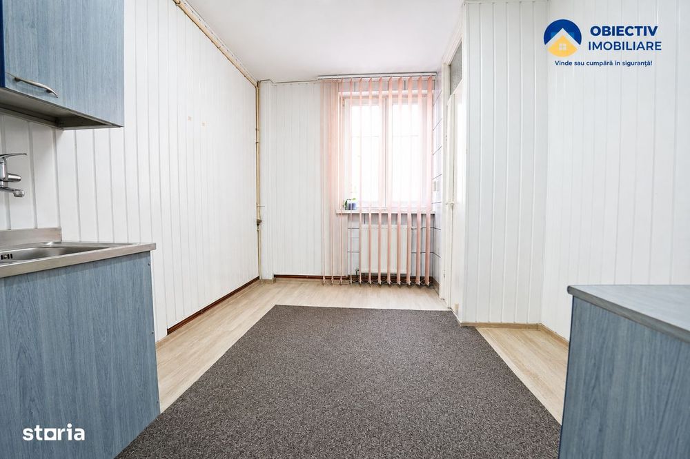 Apartament 4 camere , centru , etaj 1