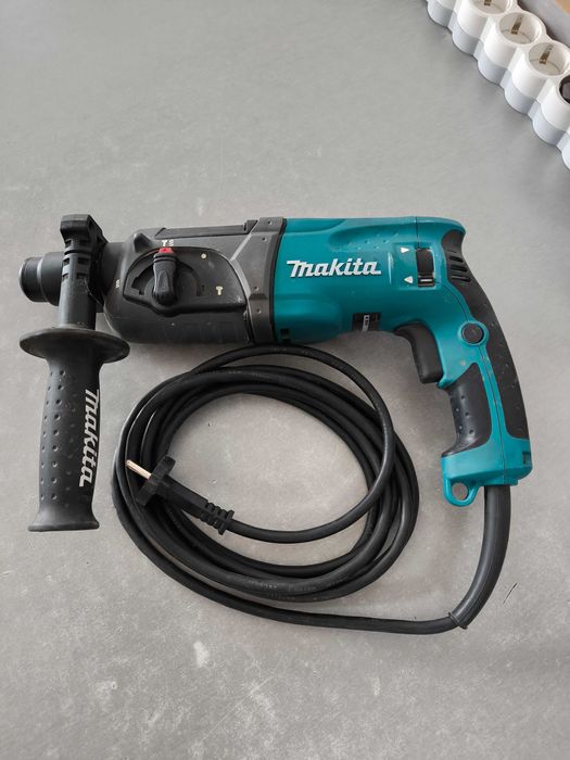 Перфоратор Makita HR2470