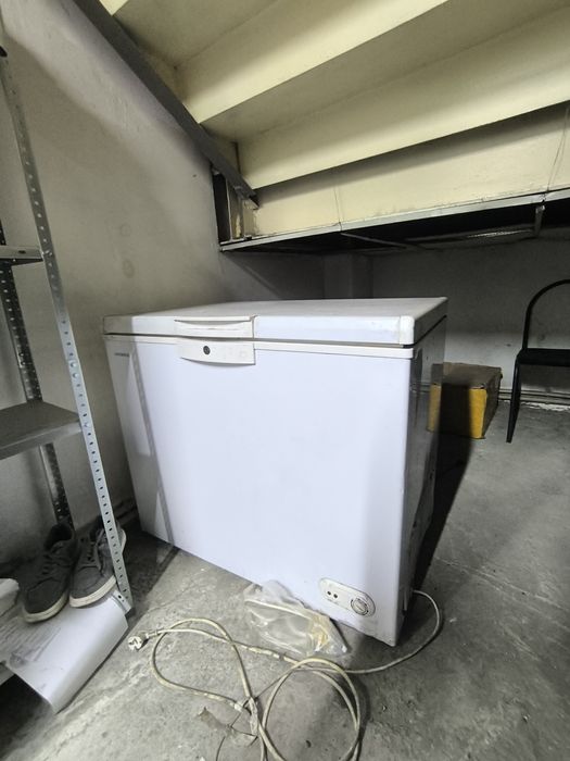 Продам срочно холодильник морозильник