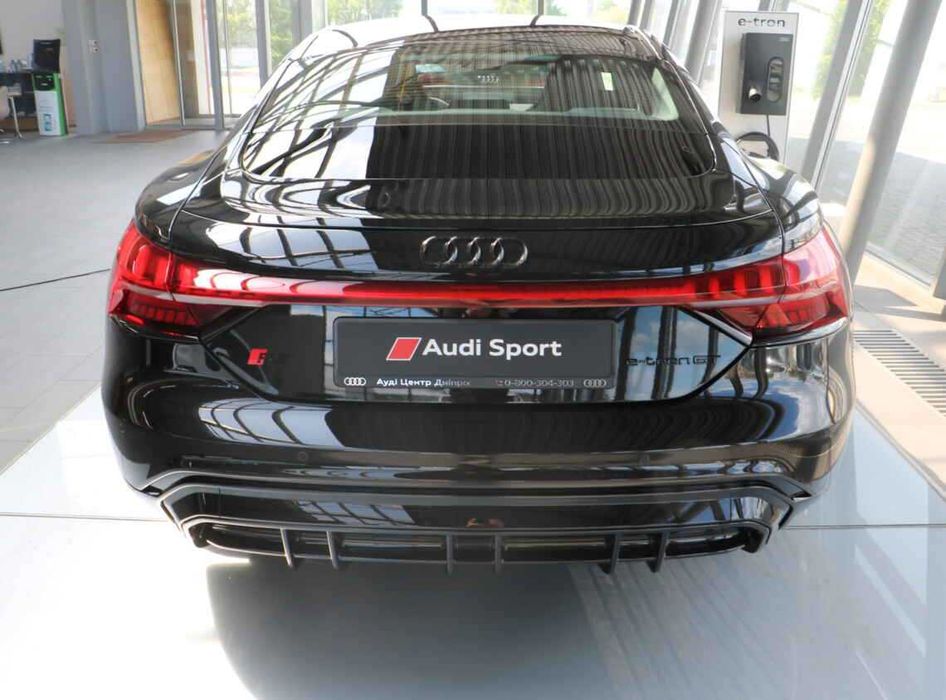 Audi E-Tron GT Naqd va Halol nasiya