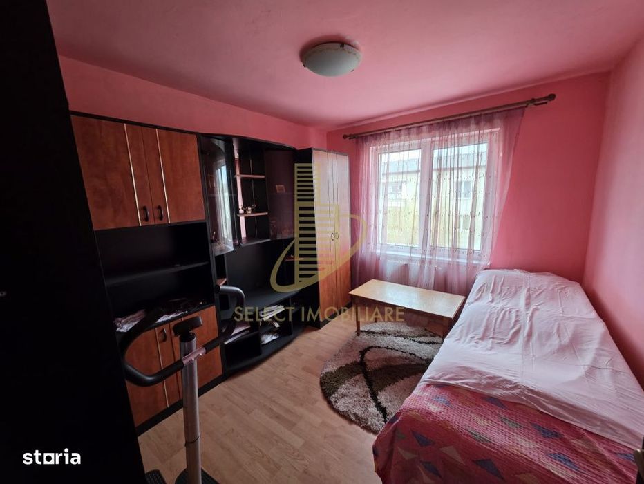 Apartament de 3 camere, decomandat, 66 mp., zona Sens