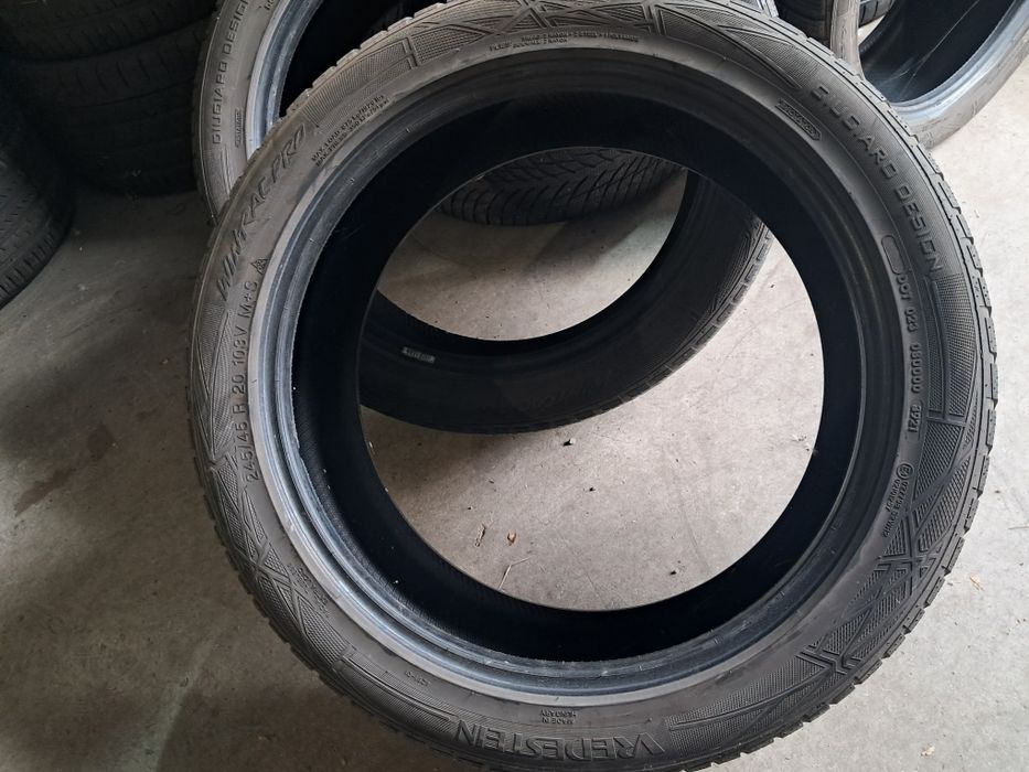 Anvelope second iarna 245 45 R20 Vredestein