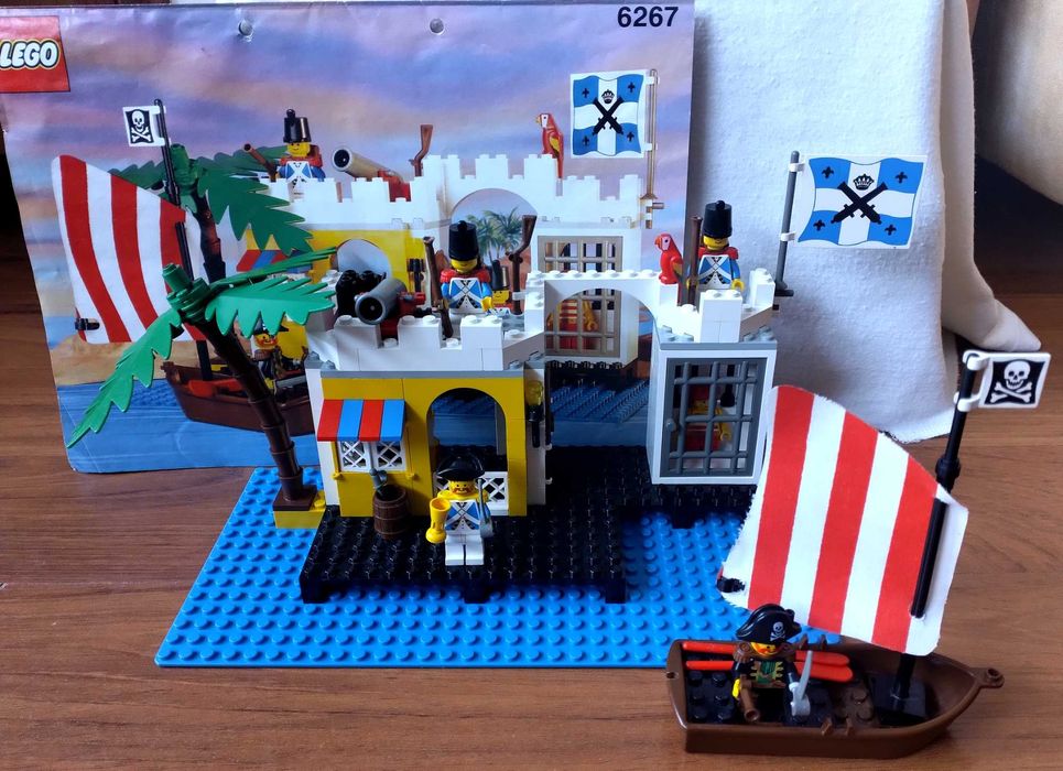 Lego Pirates 6267 Lagoon Lock-up
