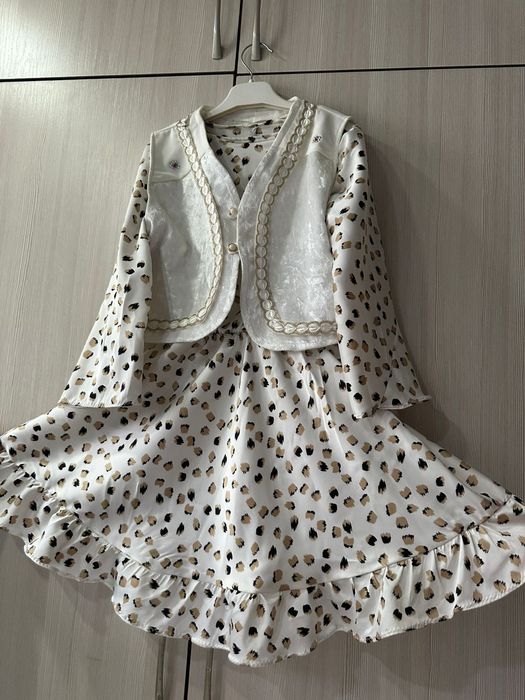 Платья взрослые женское и детское