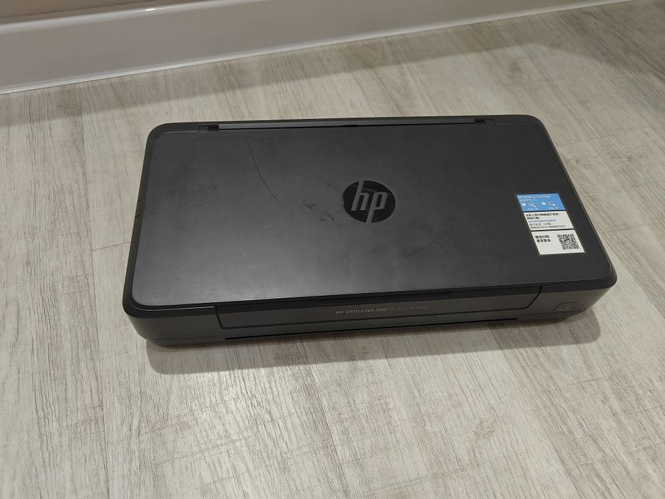 принтер цветной HP OfficeJet 200 Mobile Printer