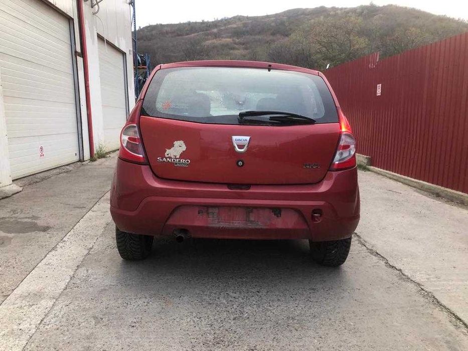 Dezmembrez Dacia Sandero 1.6 benzina 2008