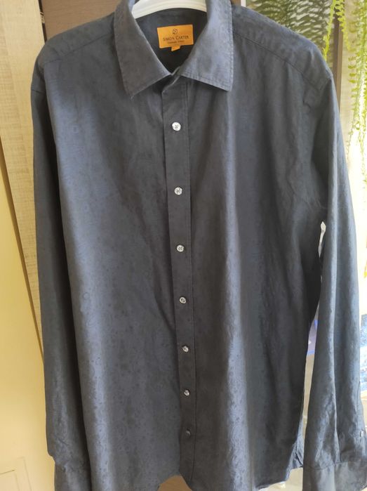 Риза с дълъг ръкав.