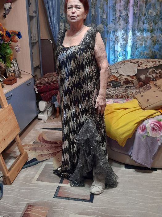 Вечернее платье с блестками