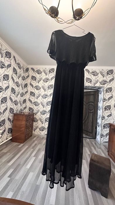 Удобная чёрная платье