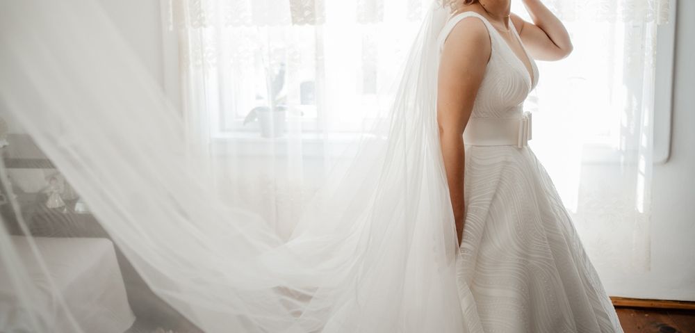 Rochie mireasa cu trena și voal de 3 m